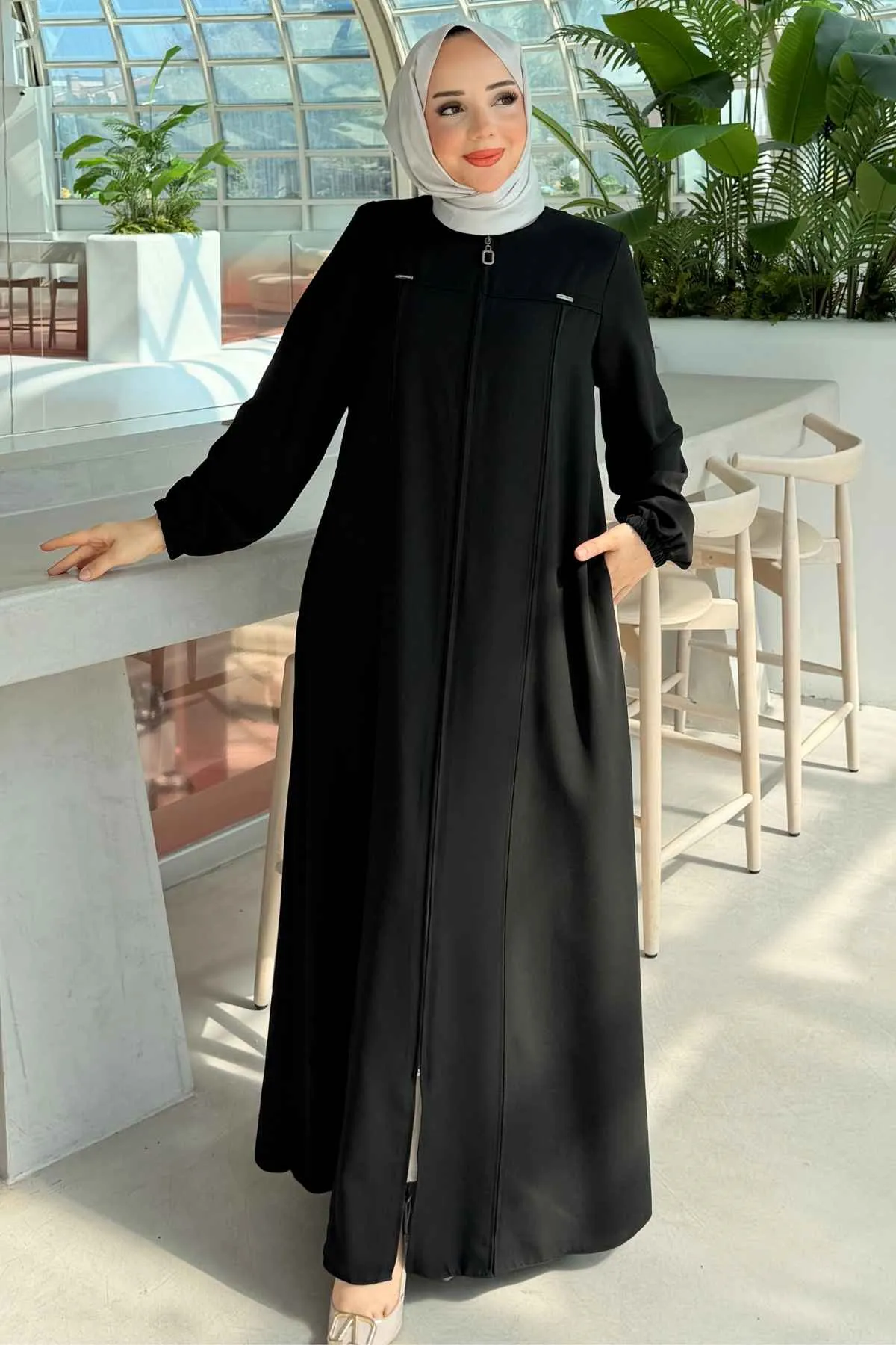 Boydan Fermuarlı ve Metal Detaylı Rabia Ferace 8885 -Siyah