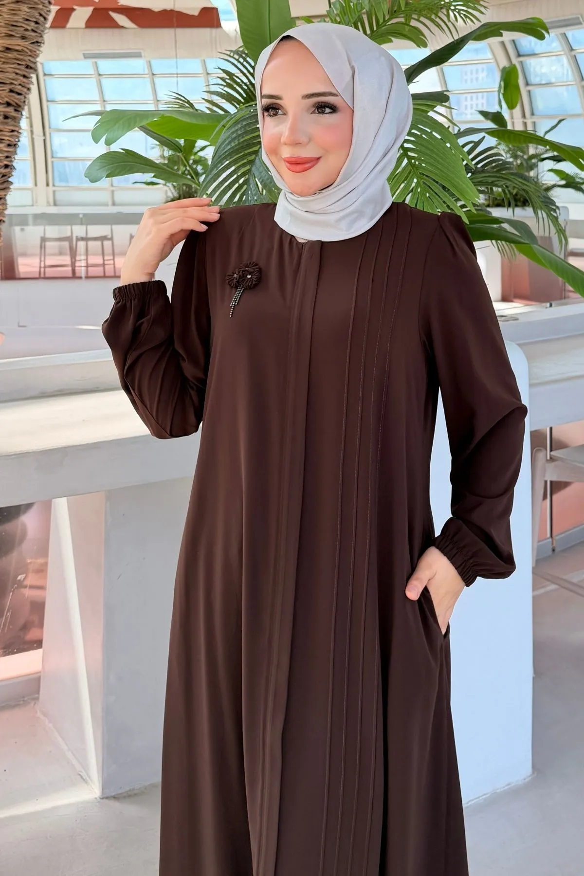 Rabia Göğüs Çiçek Broşlu Nervürlü Ferace 736 - Kahve
