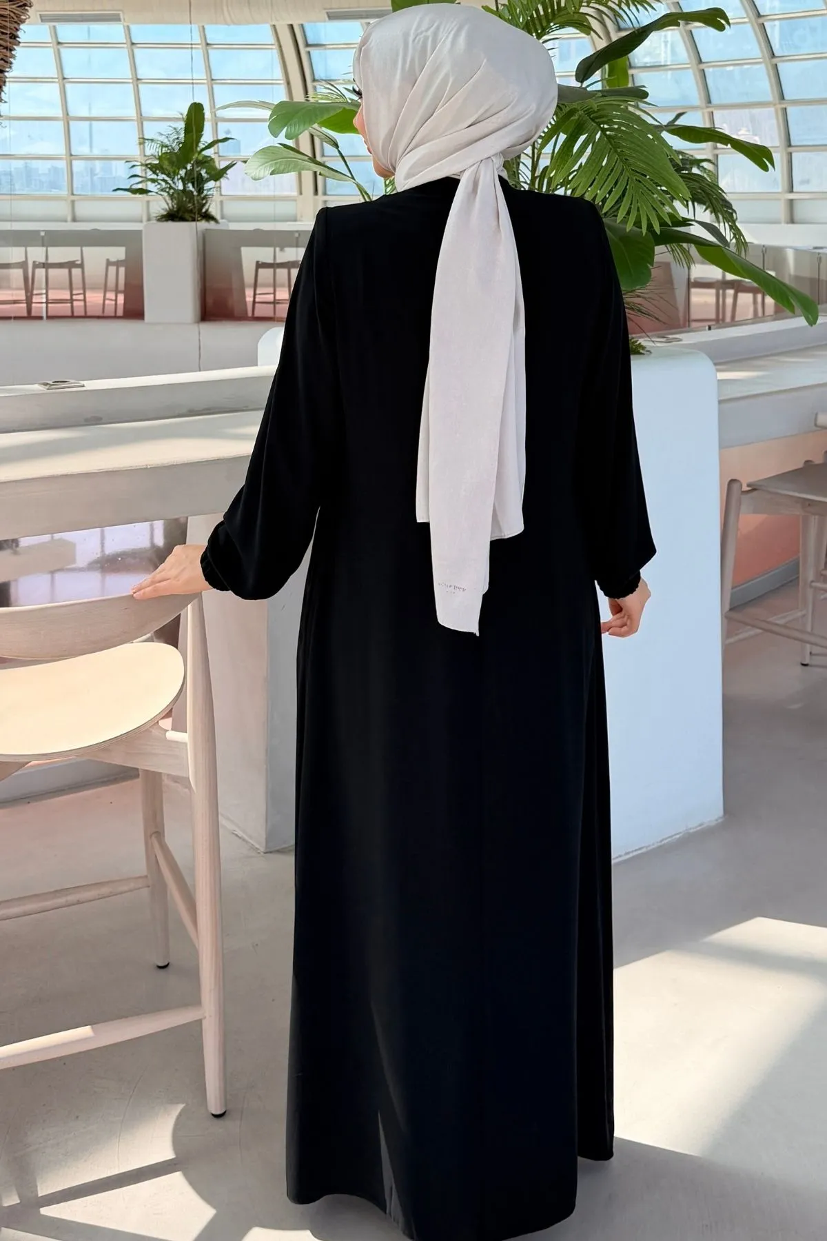 Önü Fermuarlı ve Taş Detaylı rabia  Ferace 437- Siyah
