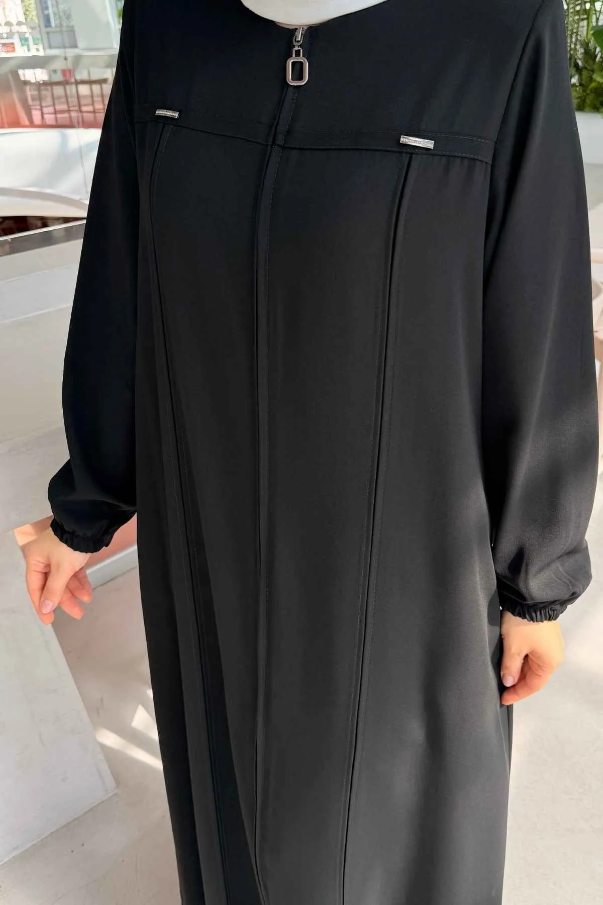 Boydan Fermuarlı ve Metal Detaylı Rabia Ferace 8885 -Siyah